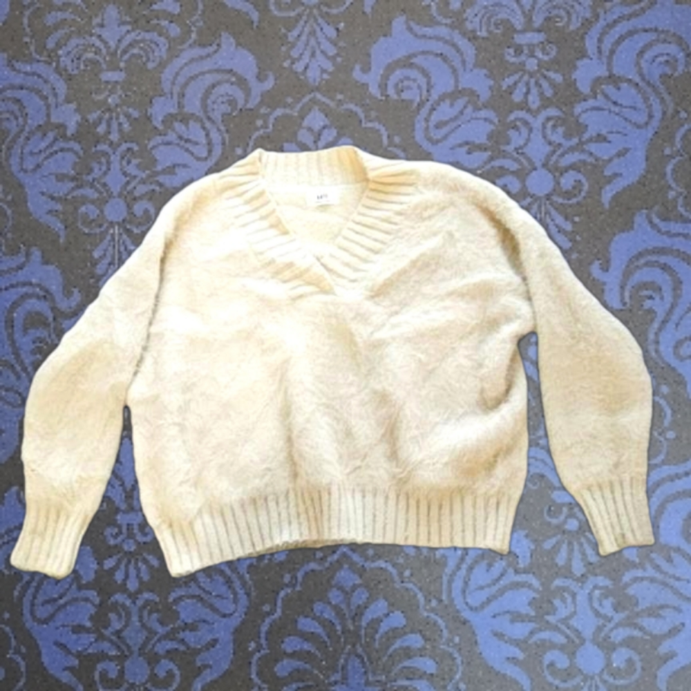 Cashmere V-Neck Sweater